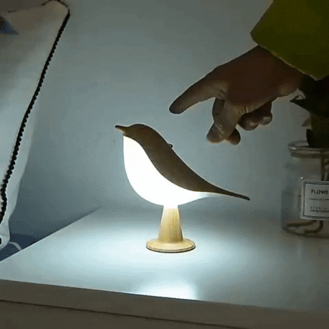 FågelRo™ - En lampa som för natur, ljus och lugn in i ditt hem